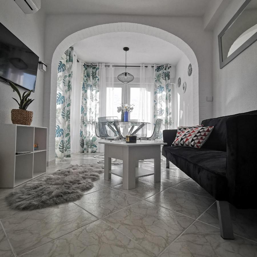 Estudio Algarrobo Costa Luaran gambar